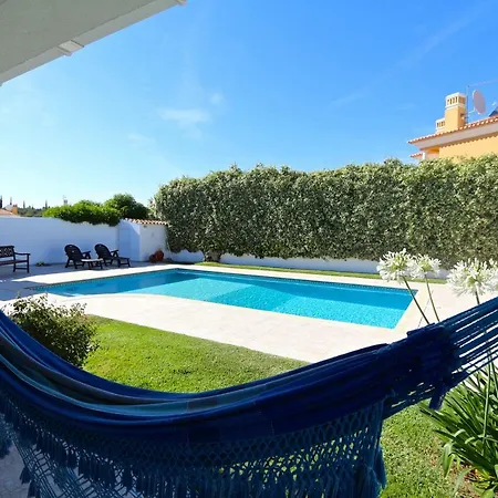 Caroline 3 - Clever Details