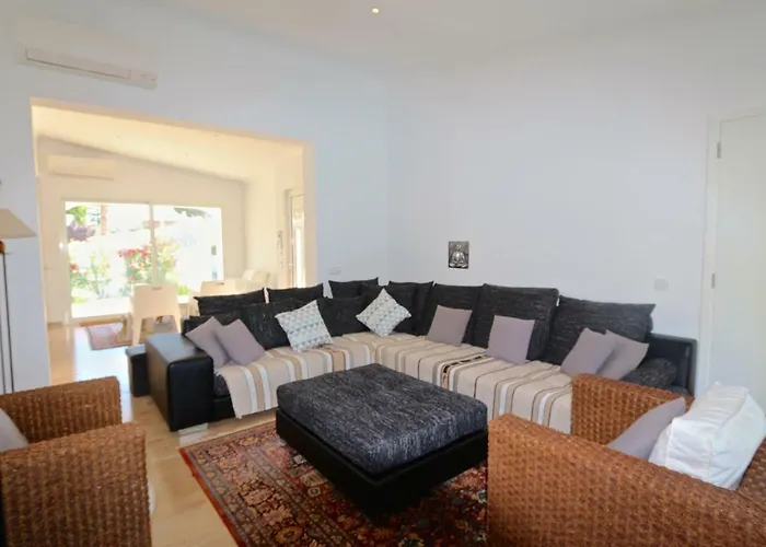 Caroline 3 - Clever Details Βιλαμούρα