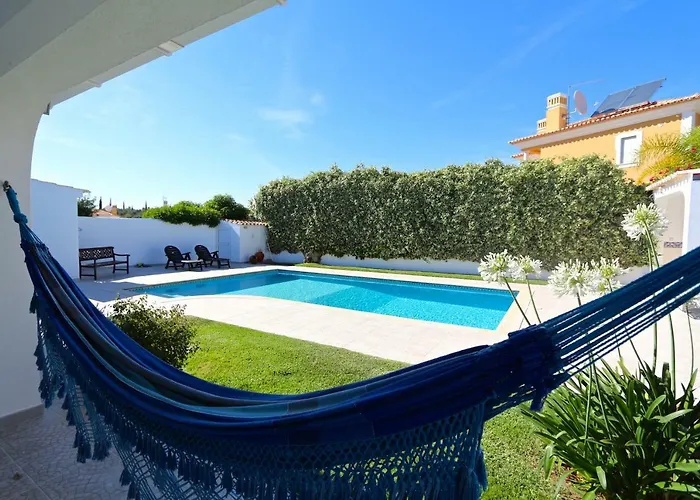 Caroline 3 - Clever Details